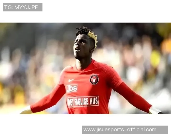 英超激战曼联与本菲卡握手言和神奇扑救成比赛焦点